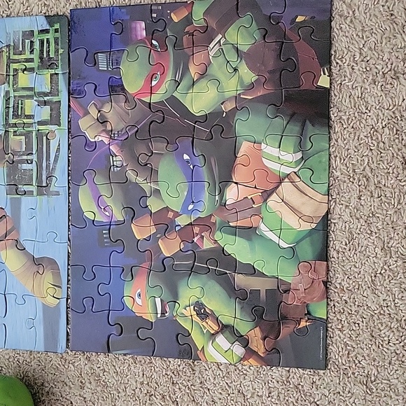 Ninja Turtle Metal Lunch box with sandwiche box, 3 snack holders and 2 puzzles. - Picture 4 of 11